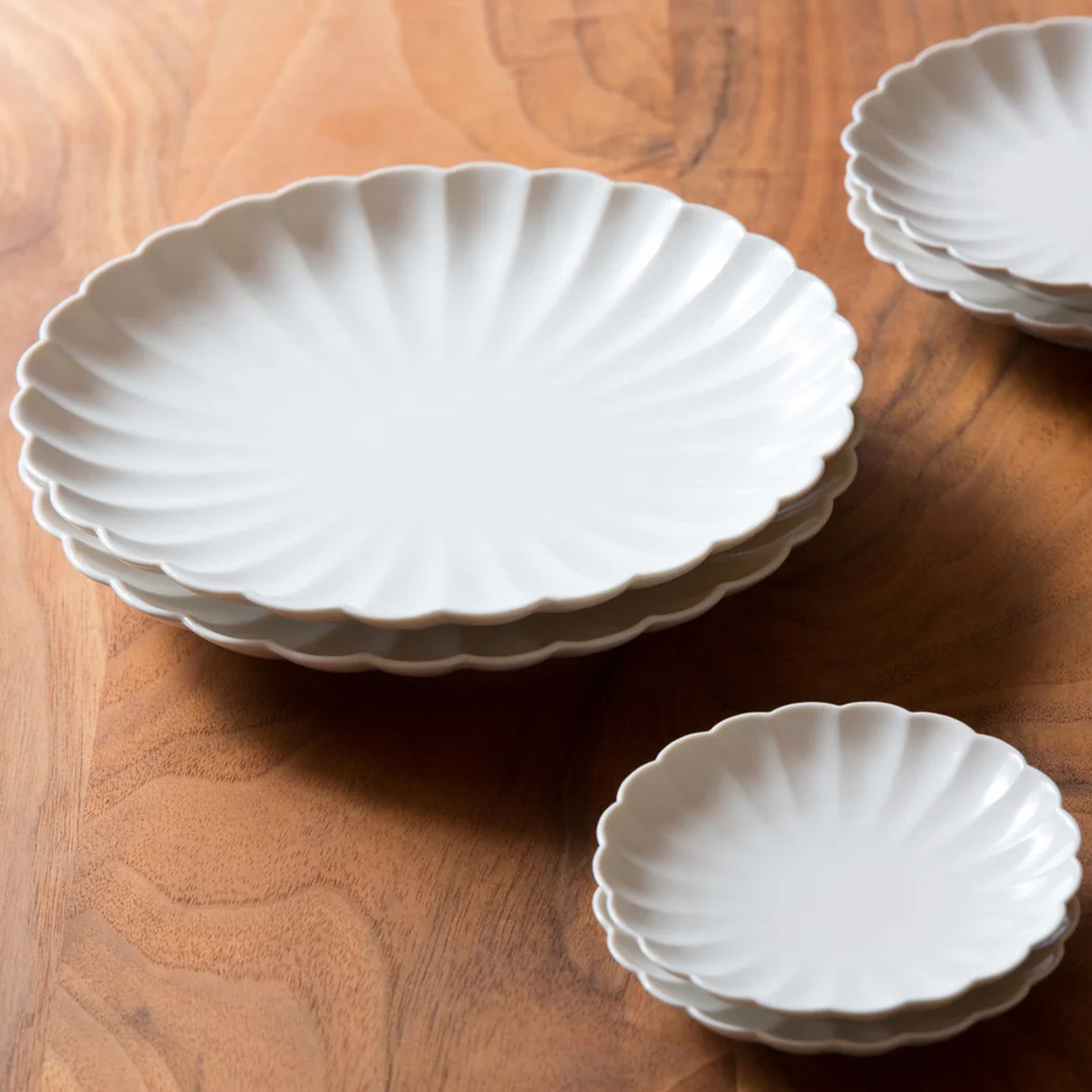 JICON Chrysanthemum Porcelain Plates